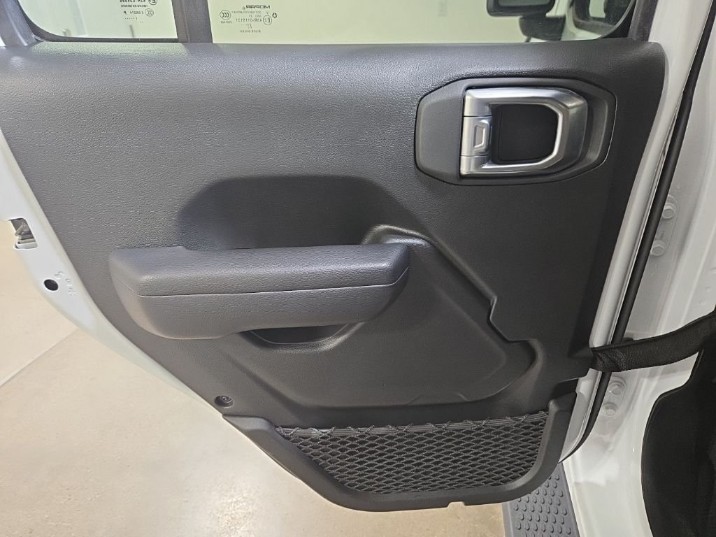 Used 2021 Bright White Clearcoat Jeep Unlimited Sport S image 24