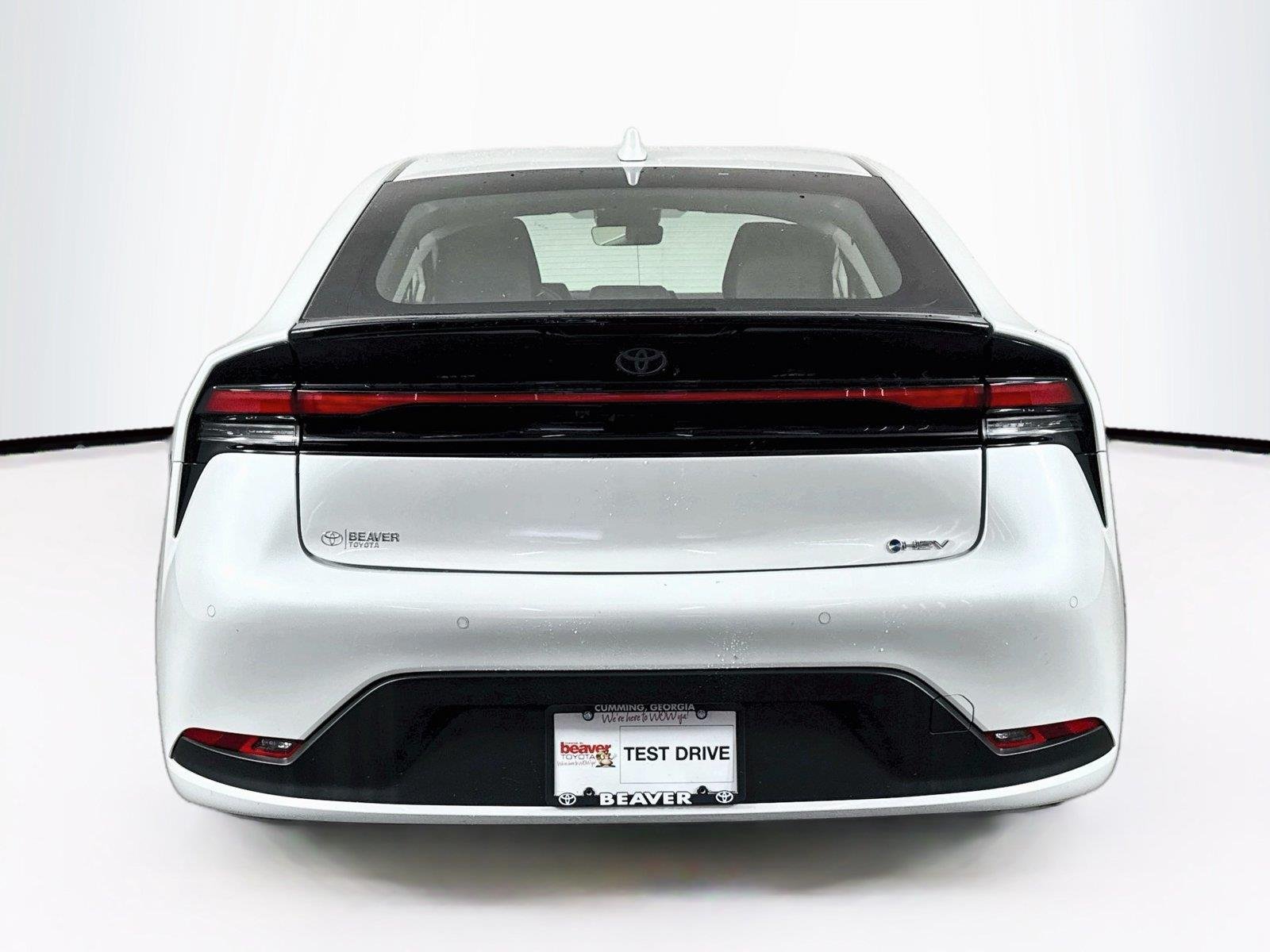 Used 2025 Wind Chill Pearl Toyota LE image 11