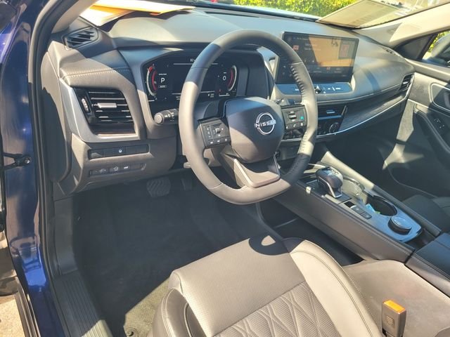Used 2025 Blue Nissan Platinum image 12