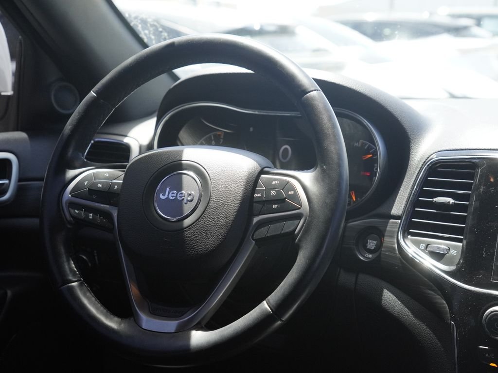 Used 2021 White Jeep Laredo X image 27