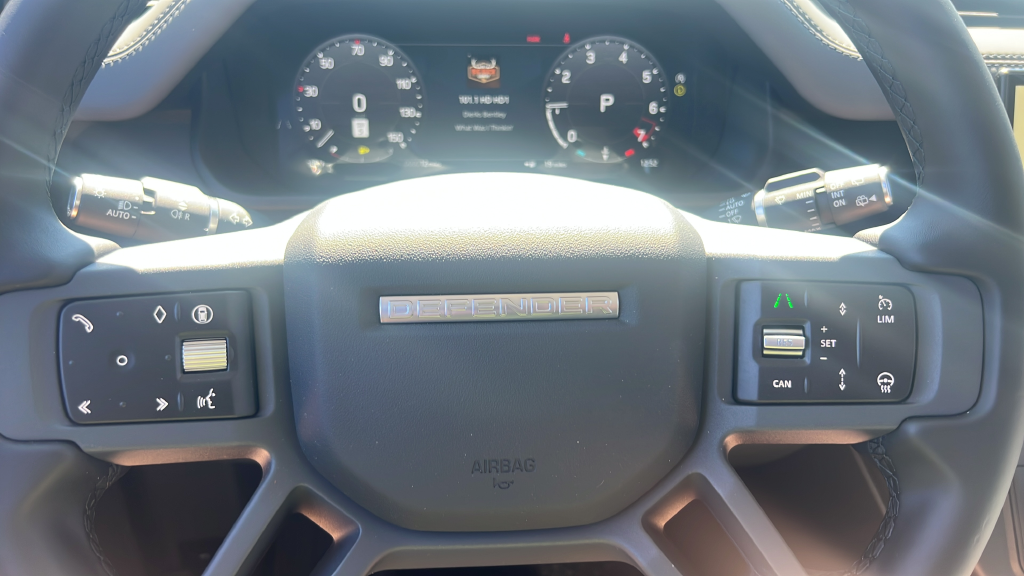 New 2026 Santorini Black LAND ROVER X-Dynamic SE image 29
