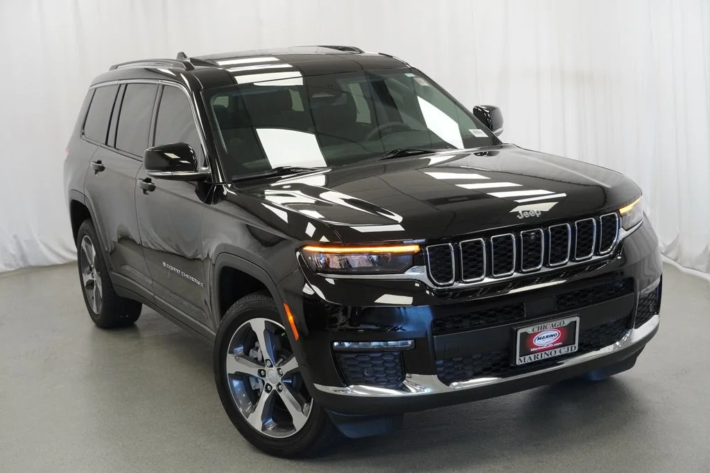 Used 2023 Black Jeep Limited image 9