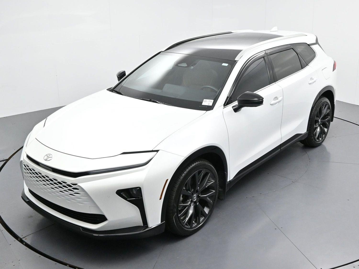 Used 2025  Toyota XLE image 39