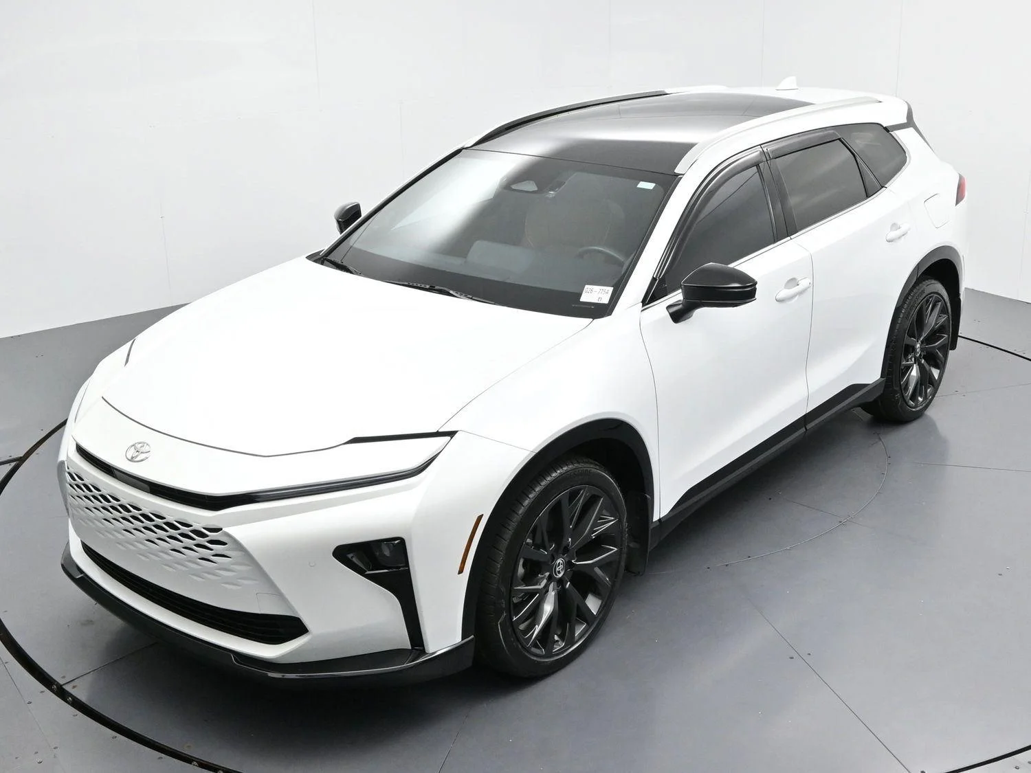Used 2025  Toyota XLE image 39