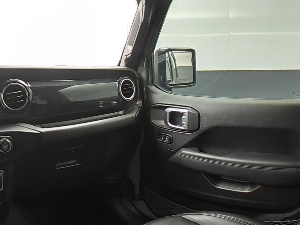 Used 2023 Gray Jeep Altitude image 19