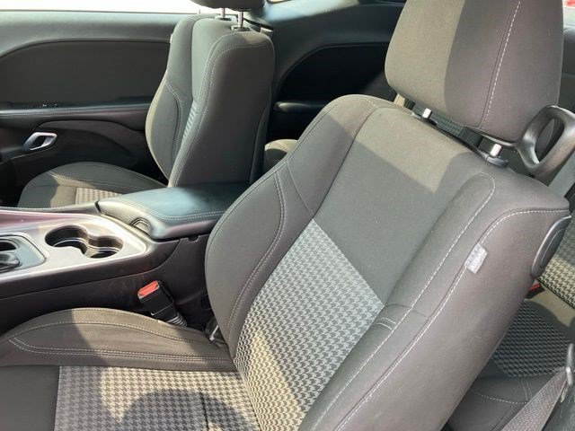 Used 2022 Triple Nickel Clearcoat Dodge SXT image 8