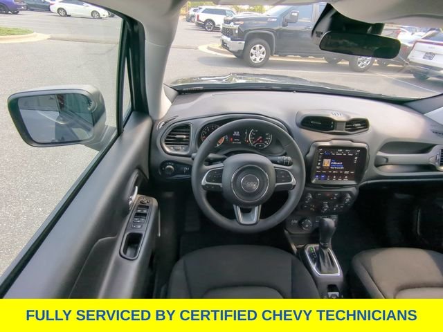 Used 2023 Gray Jeep Latitude image 40