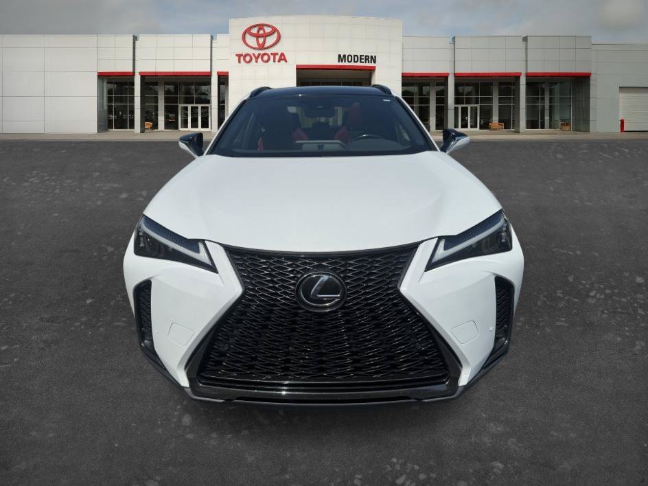 Used 2023 Ultra White Lexus UX 250h F SPORT Handling image 2