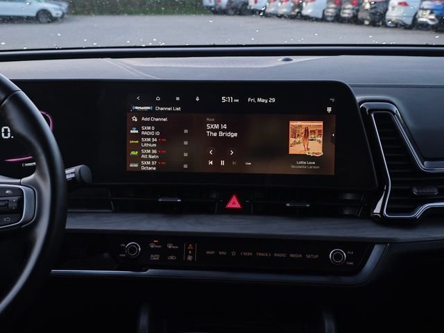 Used 2025 White Kia X-Line image 22
