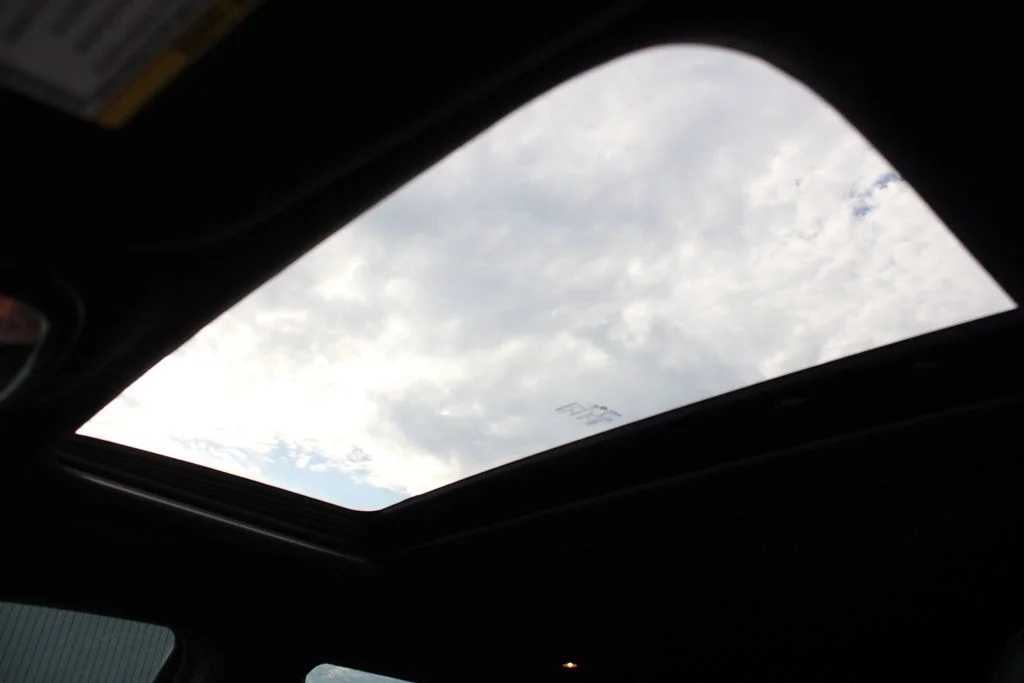 Used 2018 Silver Jeep Limited image 6