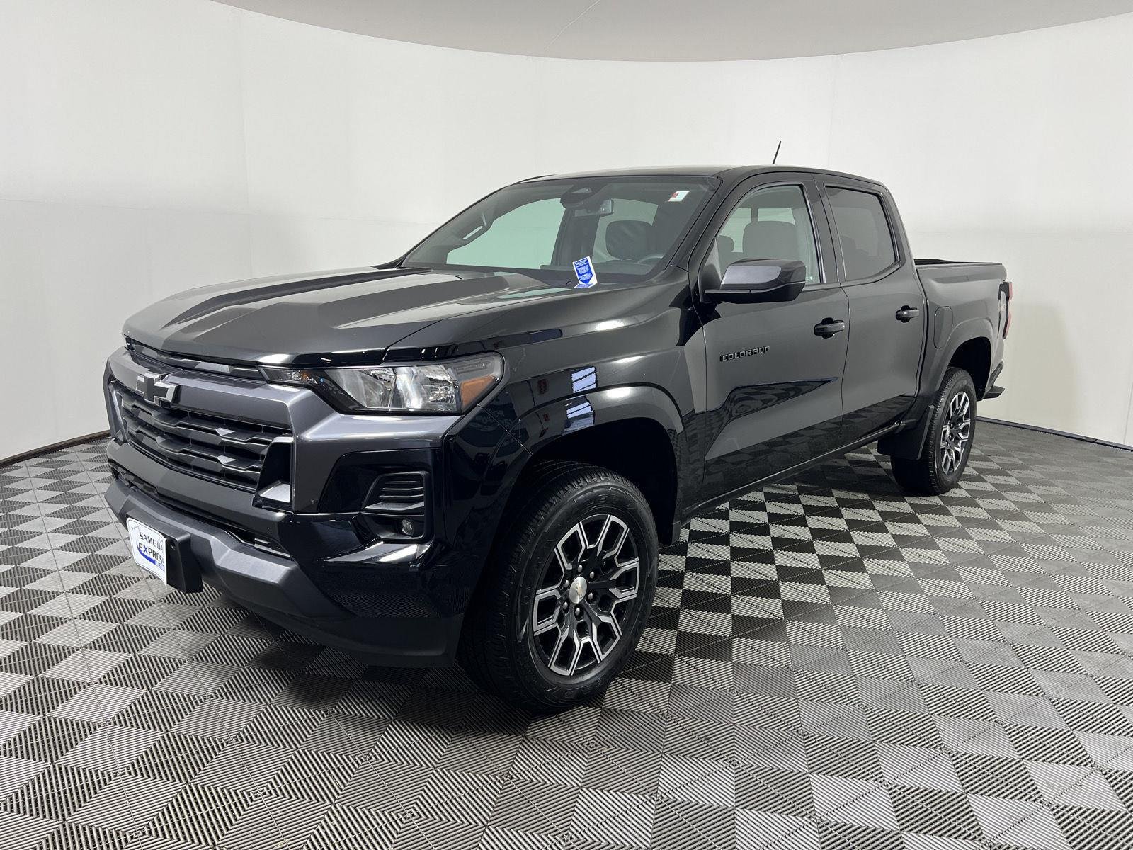 Used 2023 Black Chevrolet 4WD LT image 28