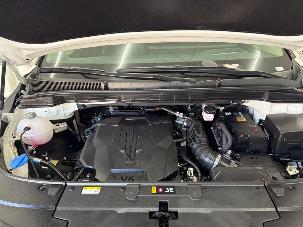 Used 2025 White Kia SX Prestige image 32