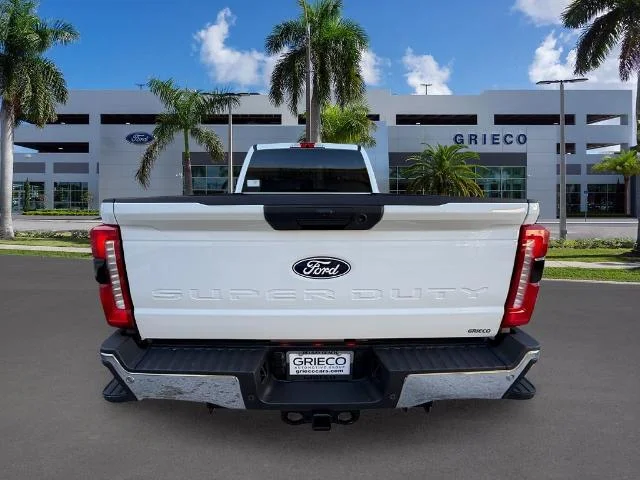 New 2027 Oxford White Ford F-350® XLT image 28