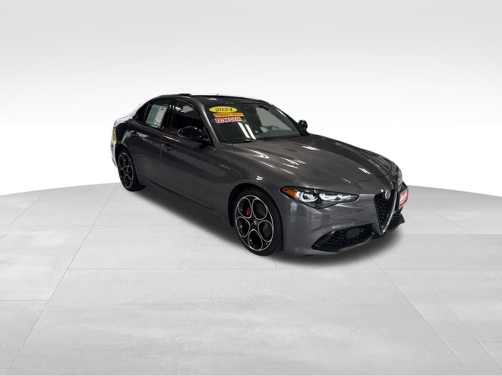 Used 2024 Gray Alfa Romeo Veloce image 8