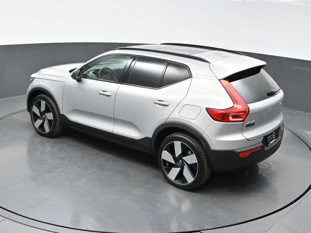 Certified Used 2023 Silver Dawn Volvo Ultimate image 38