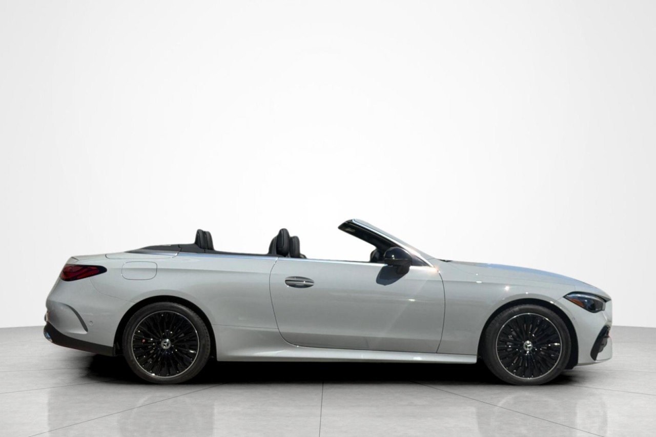 New 2027 MANUFAKTUR Alpine Grey Mercedes-Benz CLE 300 4MATIC® Cabriolet image 6