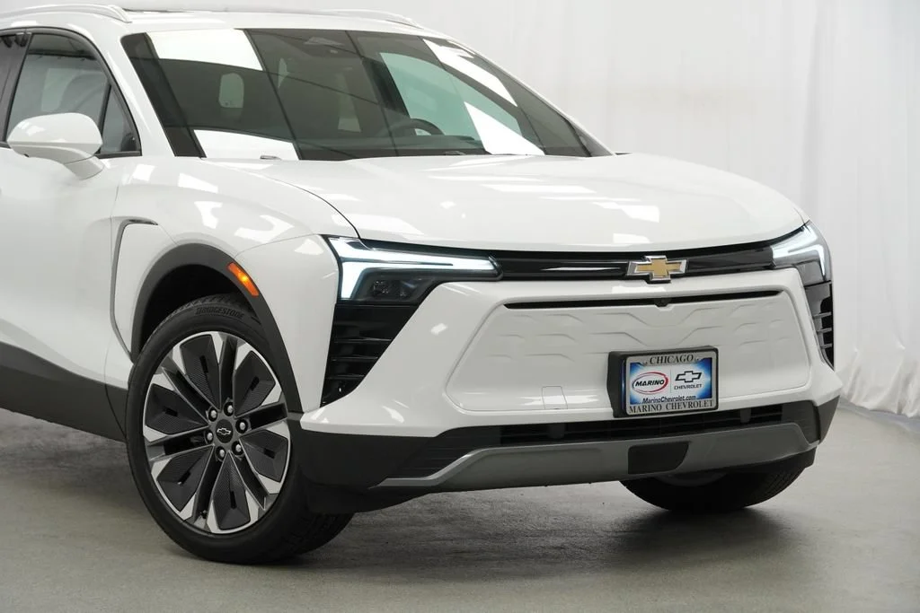 New 2026 Summit White Chevrolet LT image 8