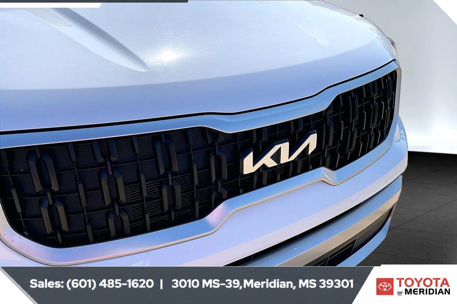 Used 2025 Glacial White Pearl Kia EX image 22
