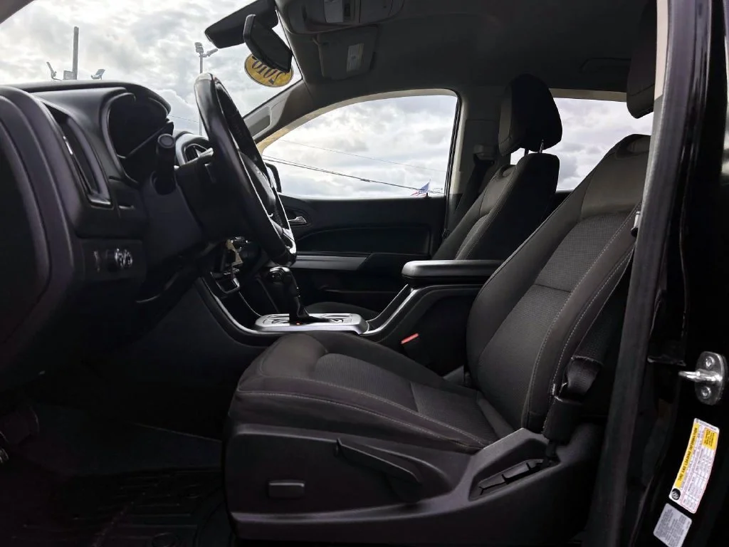Used 2016 Black Chevrolet LT image 13