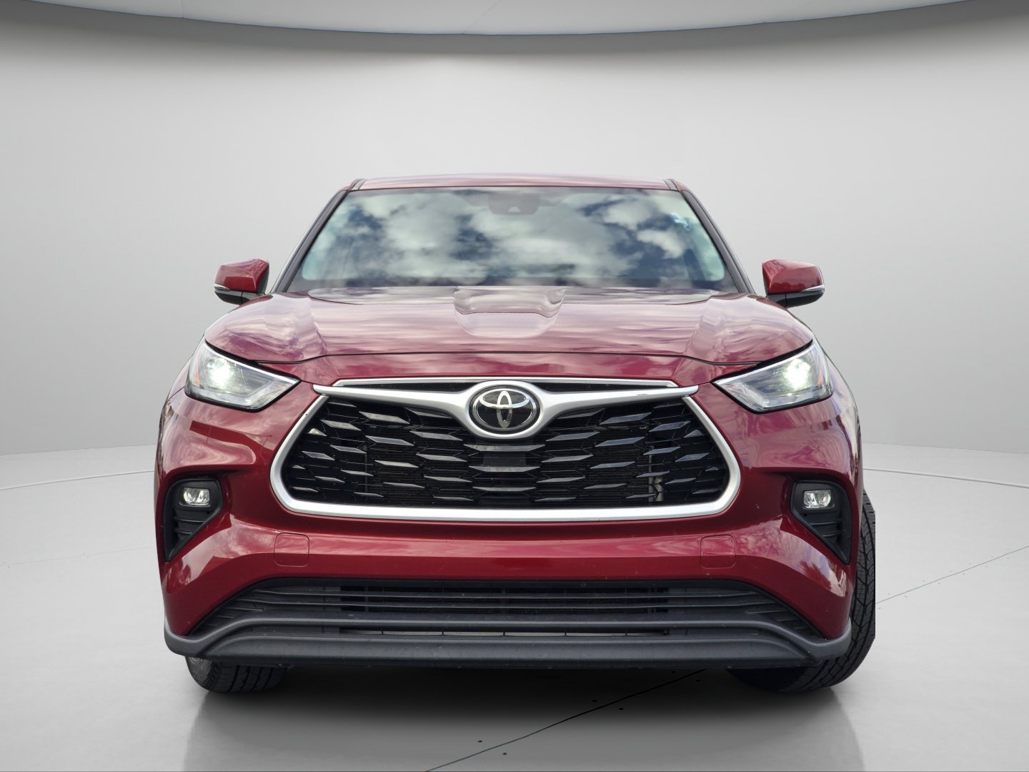 Used 2024 Ruby Flare Pearl Toyota LE image 3