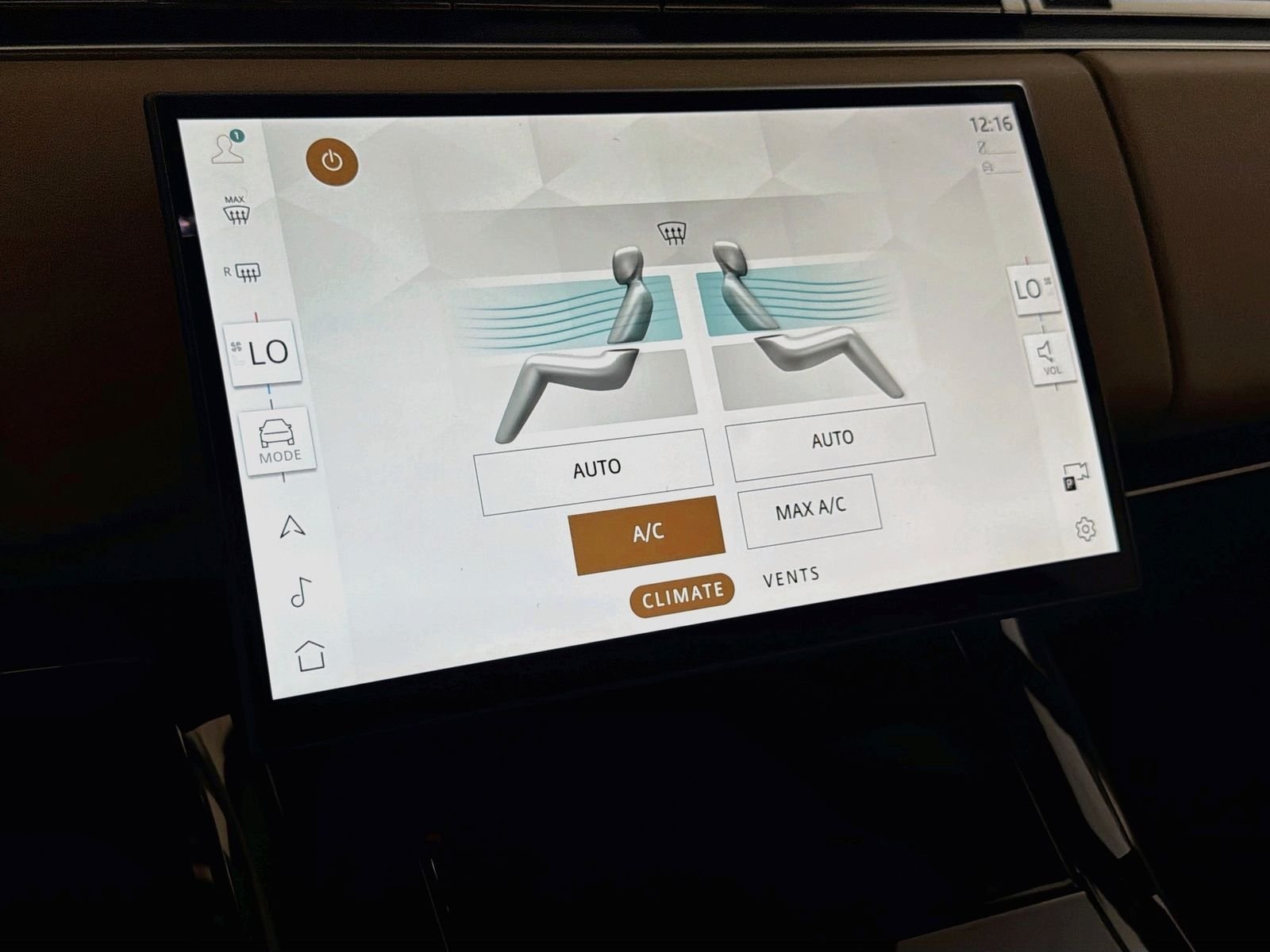 New 2026 Constellation Blue Ultra Metallic Gloss LAND ROVER Dynamic SE image 15