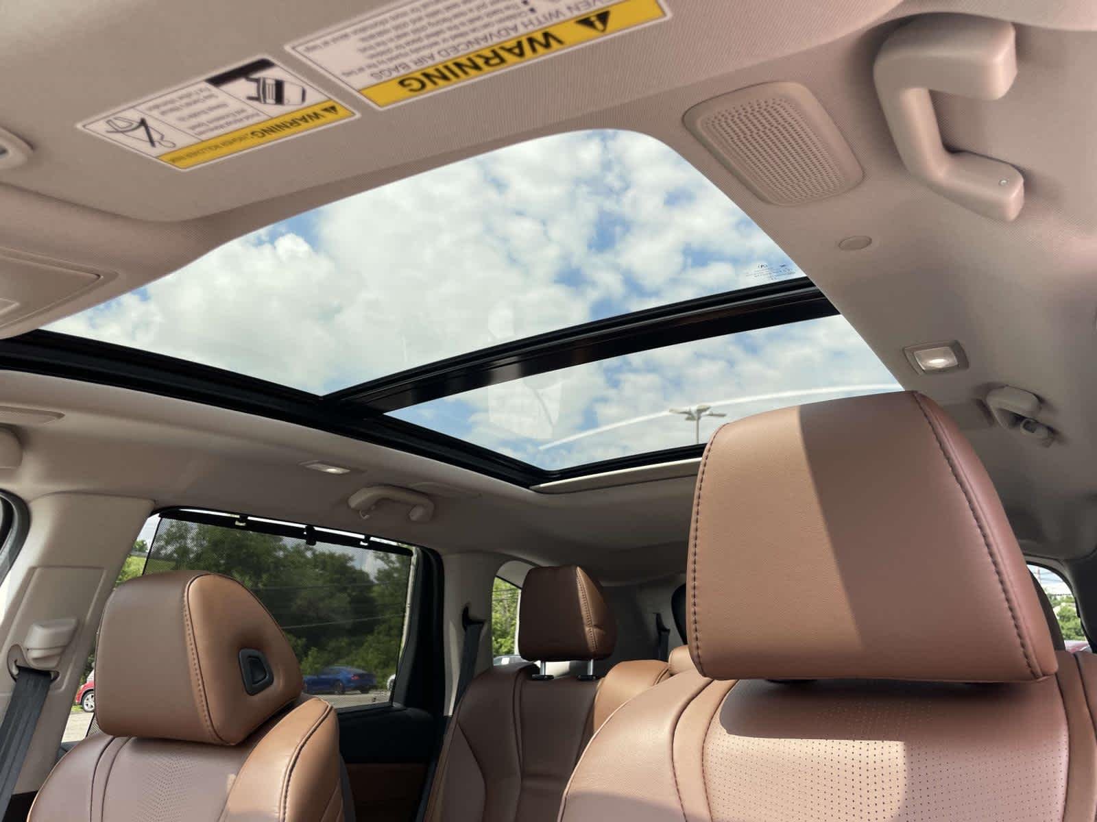Used 2025 Platinum White Pearl Acura w/Technology Package image 5