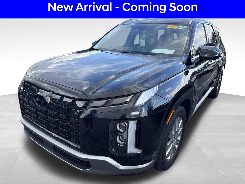 Certified Used 2025 Black Hyundai SEL image 2