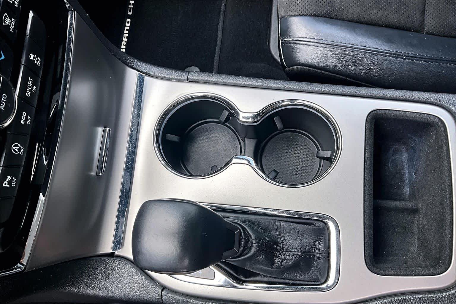 Used 2019 Granite Crystal Metallic Clearcoat Jeep Altitude image 17