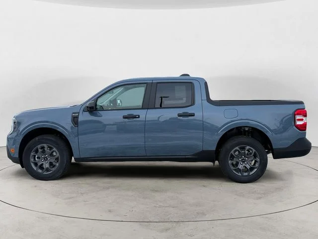 New 2026 Azure Gray Metallic Ford XLT image 2