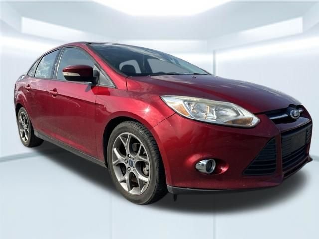Used 2013 Red Ford SE image 3