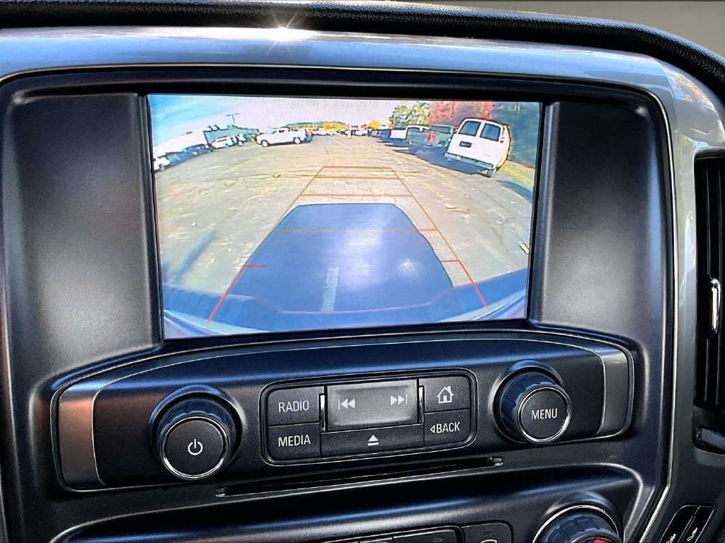 Used 2018 Red Chevrolet LT image 18