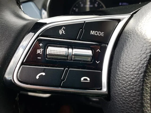 Used 2023 Black Kia S image 25