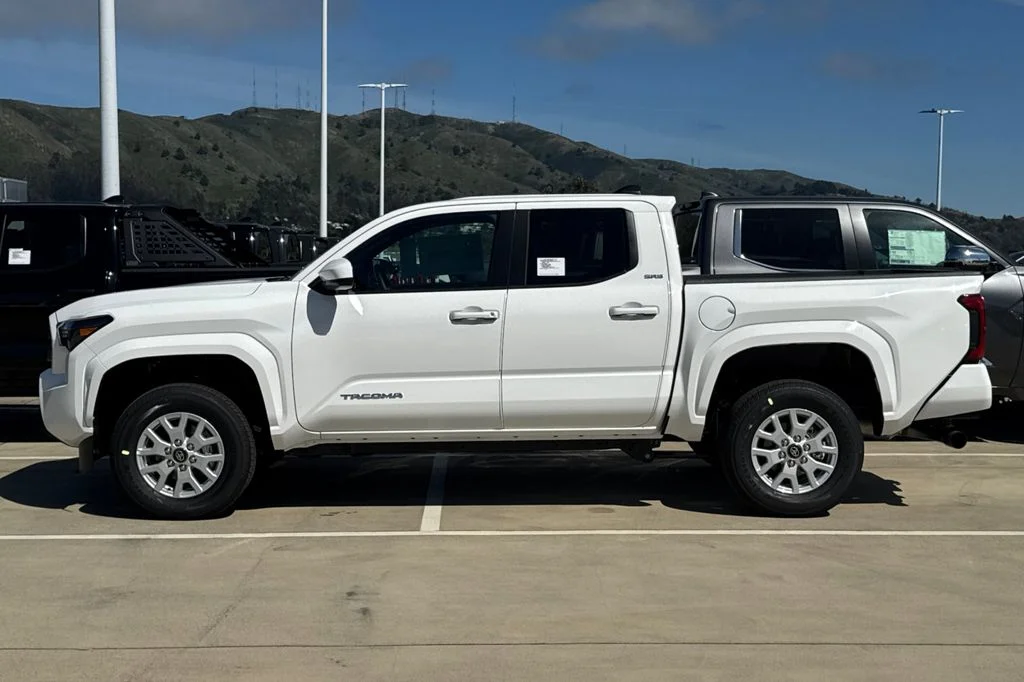 New 2026 Ice Cap Toyota  SR5 image 7