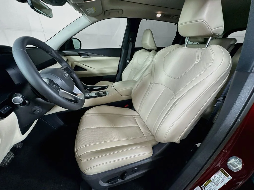 Certified Used 2023 Red INFINITI LUXE image 28