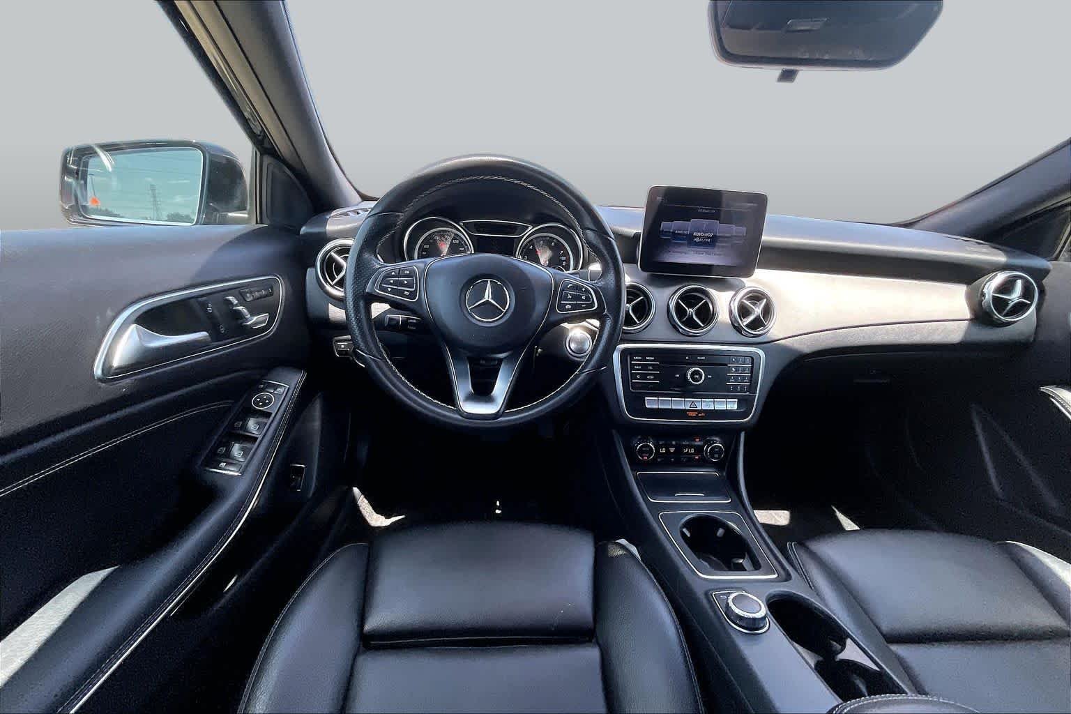 Used 2018 Night Black Mercedes-Benz GLA 250 image 6