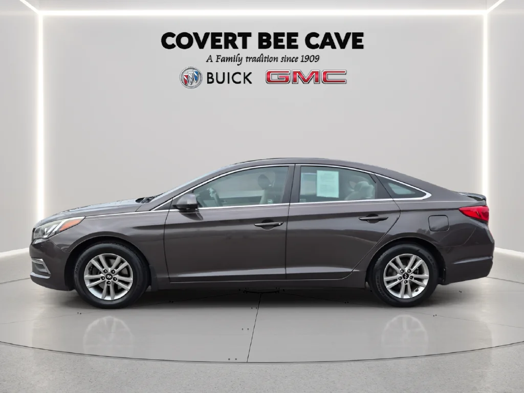 Used 2015 Brown Hyundai SE image 5