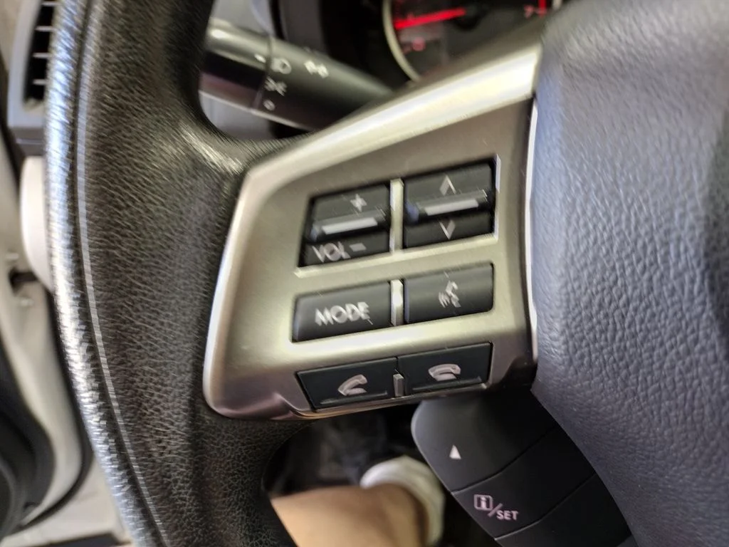 Used 2015 White Subaru 2.5i Premium image 23
