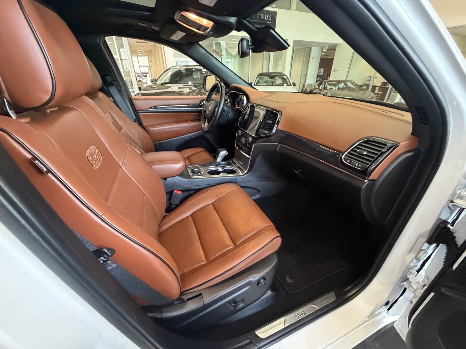Used 2020 Off-white Jeep Overland image 47