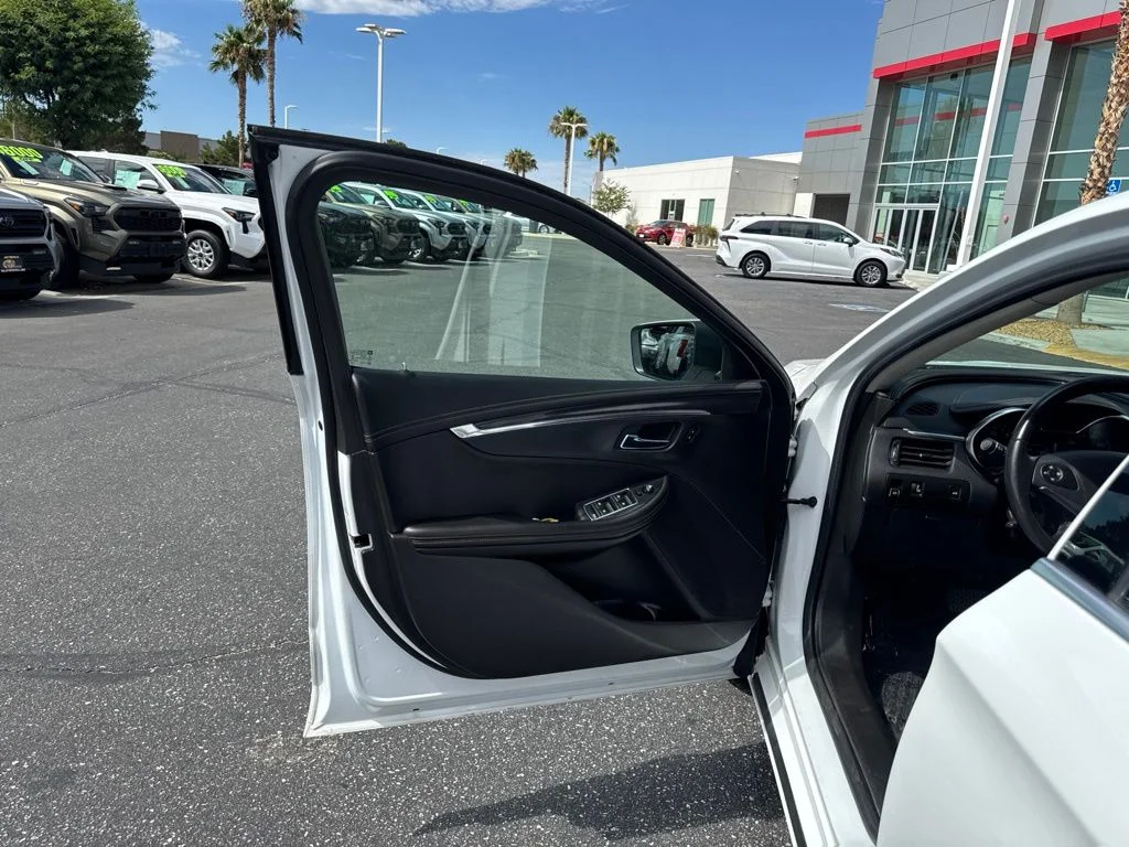 Used 2017 White Chevrolet LT image 12