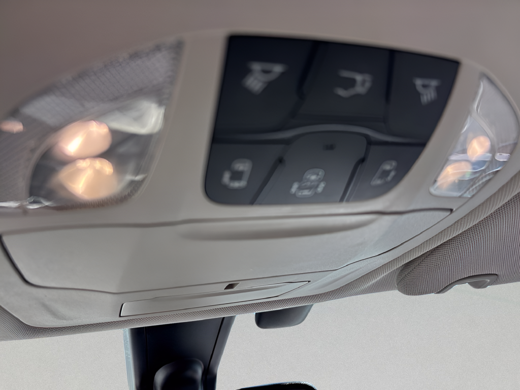 Used 2020 White Chrysler Touring L Plus image 33