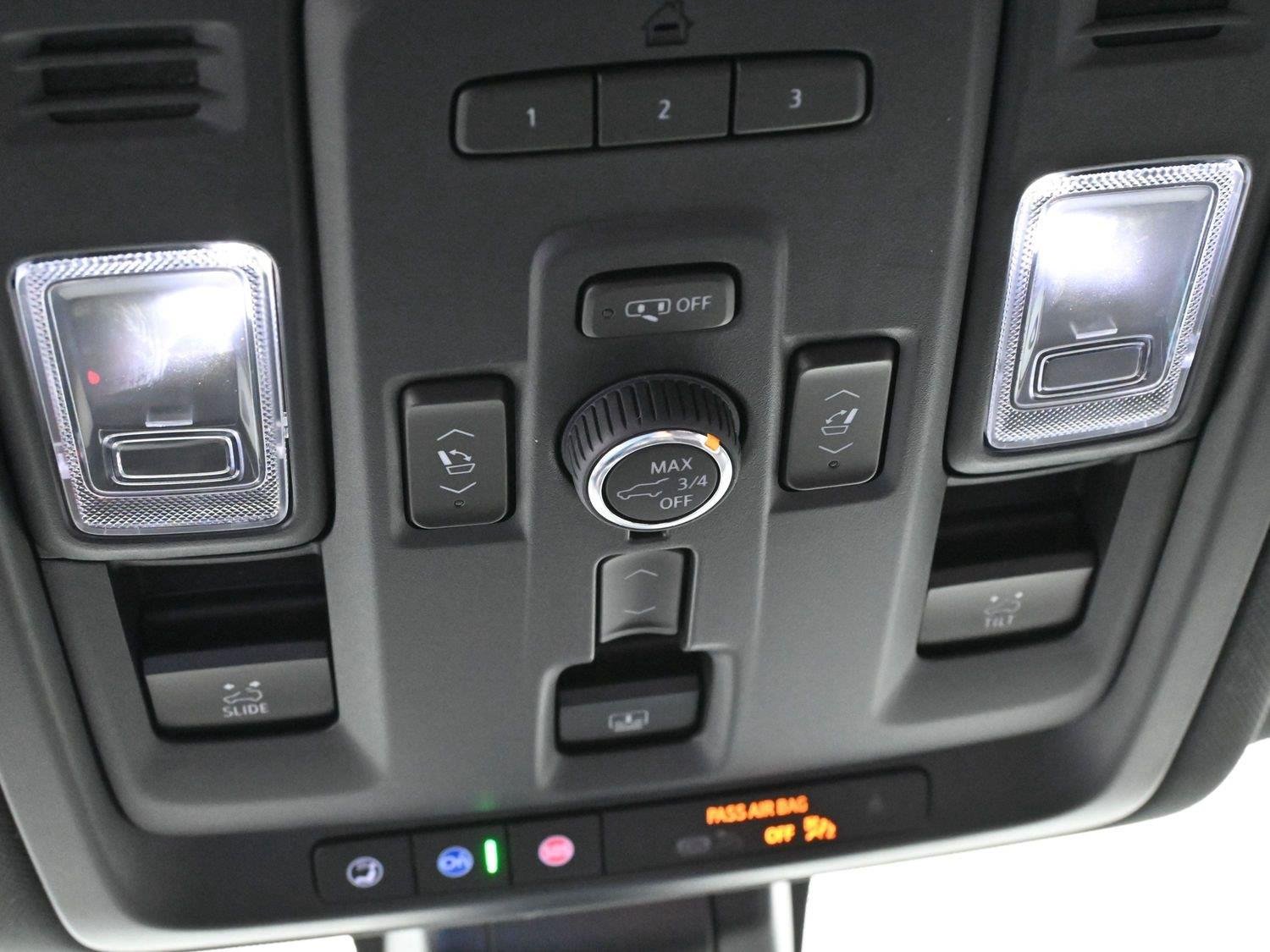 Used 2022 Black Chevrolet High Country image 31