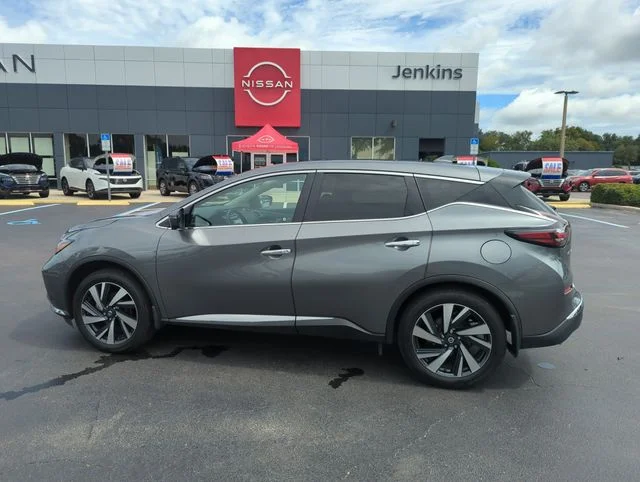 Used 2022 Gray Nissan SL image 10