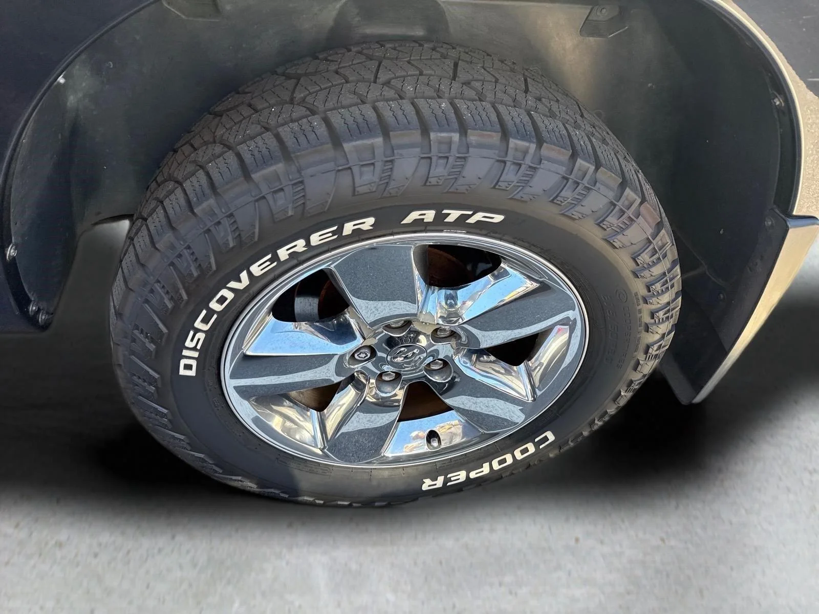 Used 2016  RAM TRUCKS SLT image 6