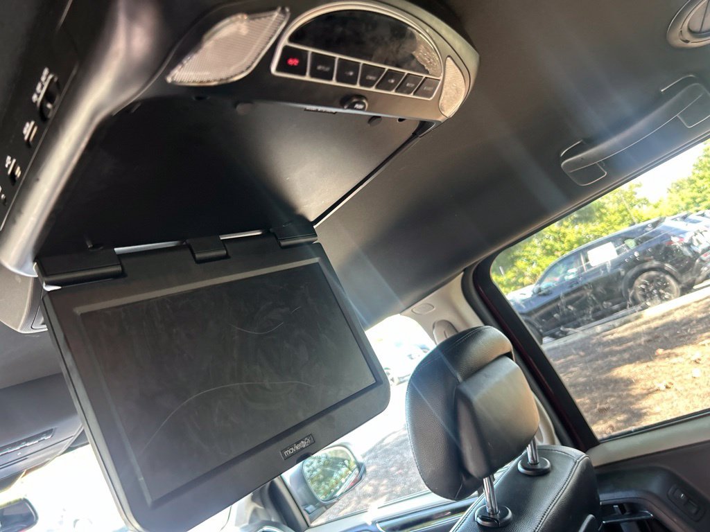 Used 2017 Red Dodge SXT image 20