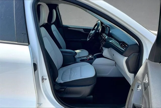 Used 2024 White Ford Active image 5
