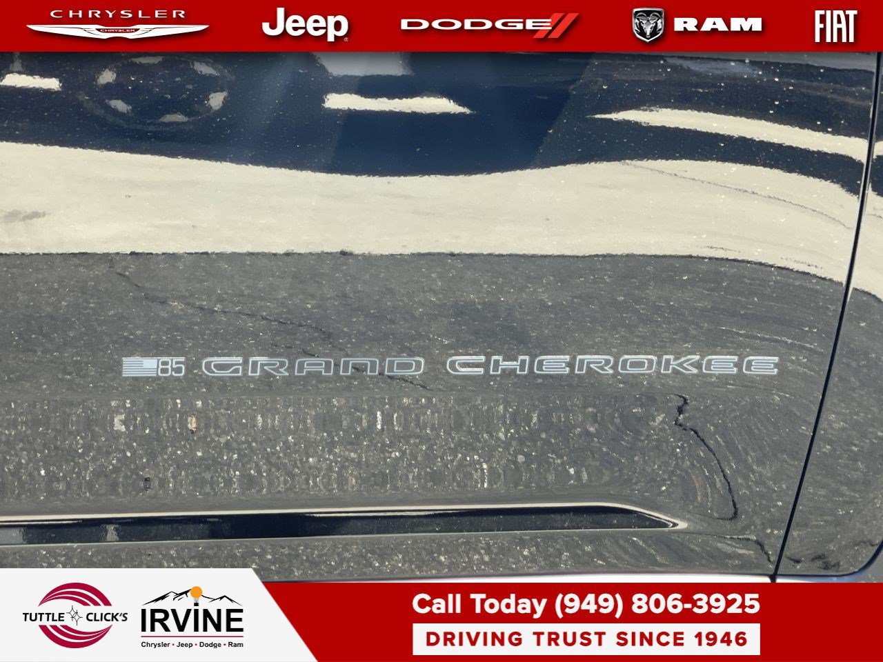 New 2026 Diamond Black Crystal Pearl-Coat Exterior Paint Jeep 85th Anniversary Edition image 8