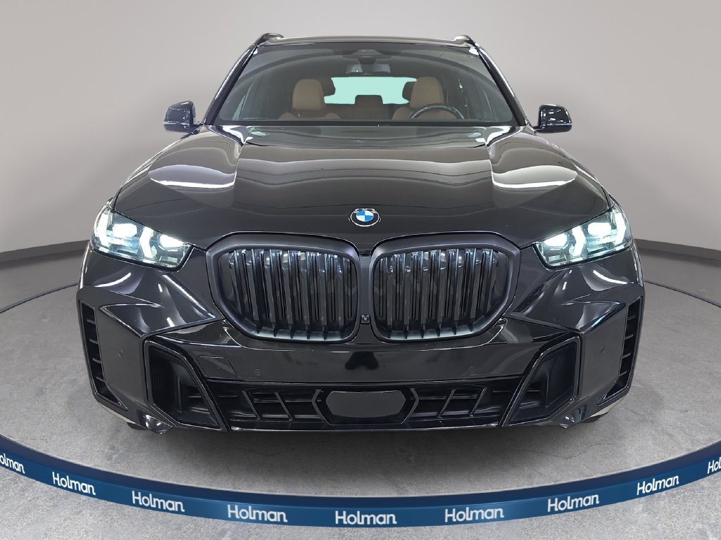 Used 2024 Black Sapphire Metallic BMW sDrive40i image 3