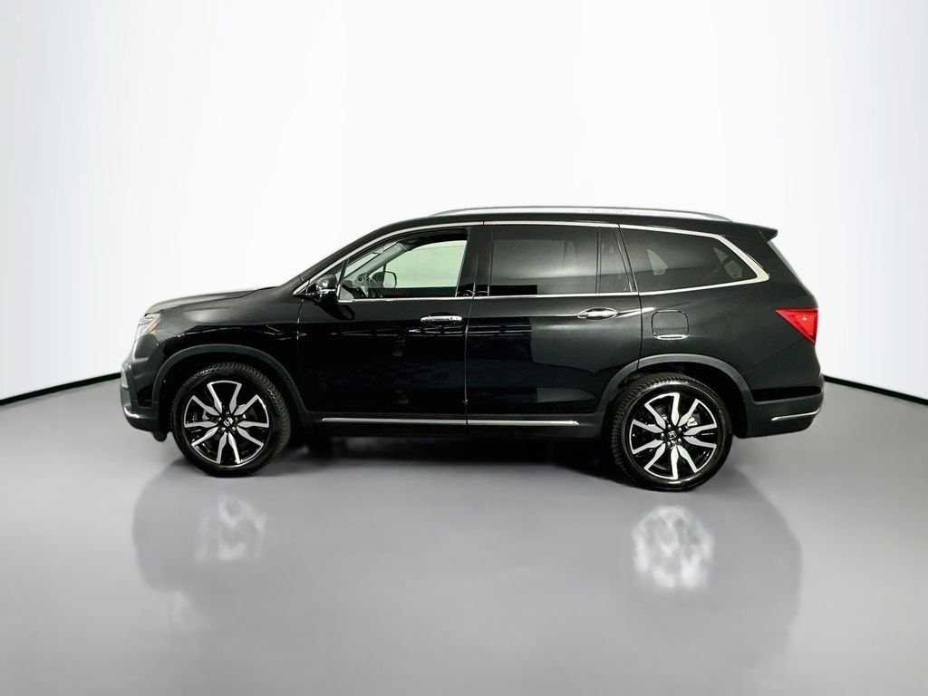 Used 2021 Crystal Black Pearl Honda Touring image 5