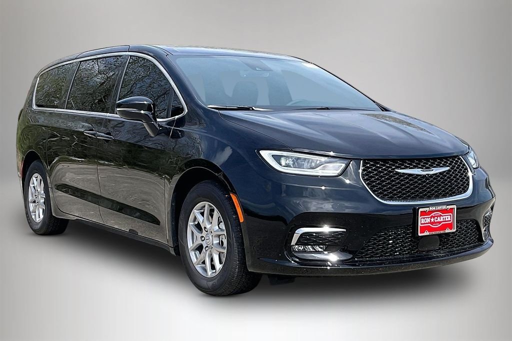 New 2026 Chrysler Pacifica Select 4D Passenger Van