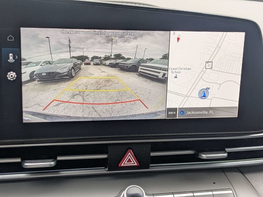 Used 2024 Black Hyundai SEL image 22